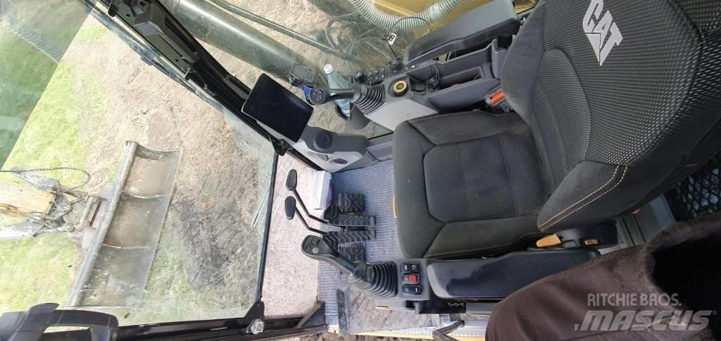 CAT 320 Bandgrävare