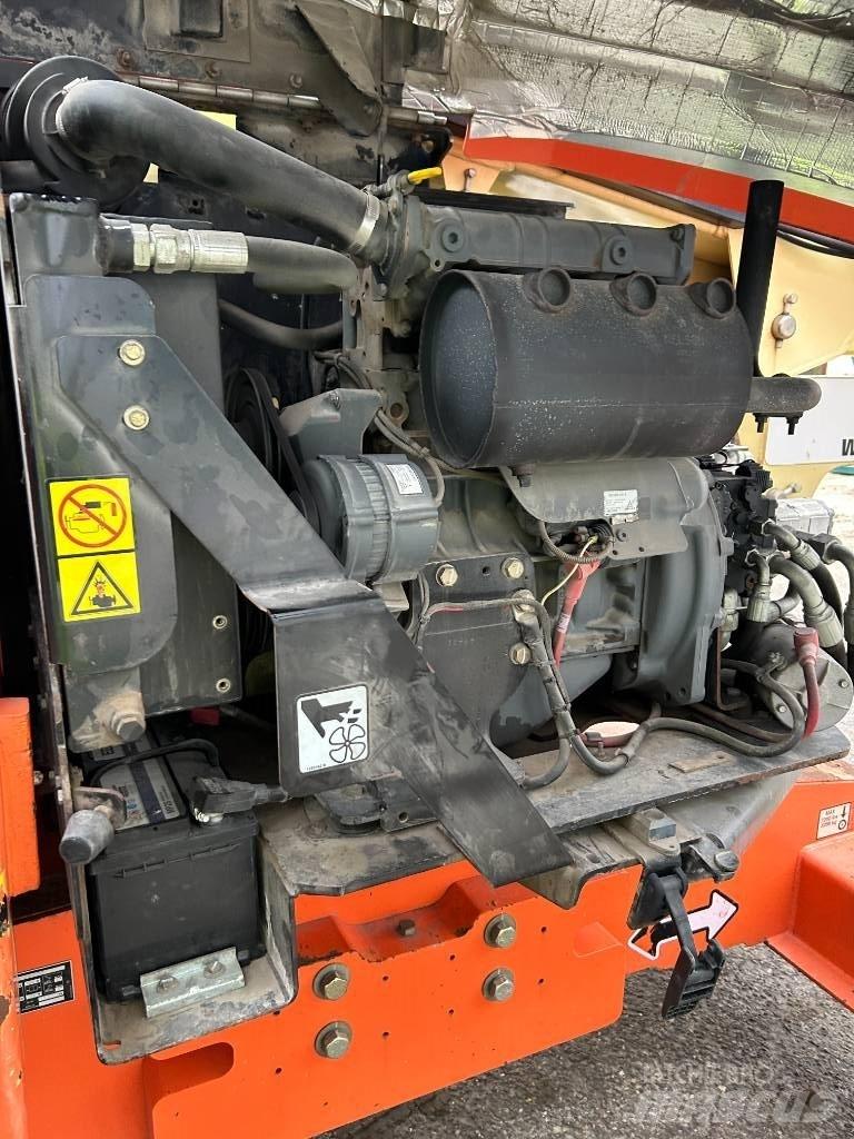 JLG 450 AJ Bomliftar