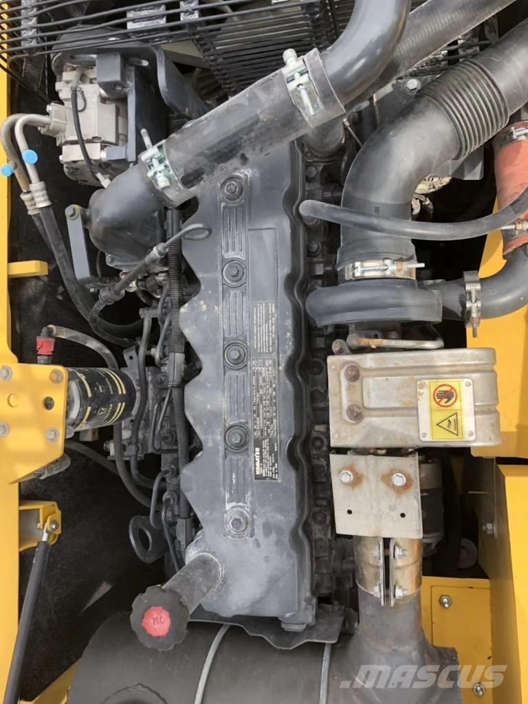 Komatsu 210LC-8 Bandgrävare