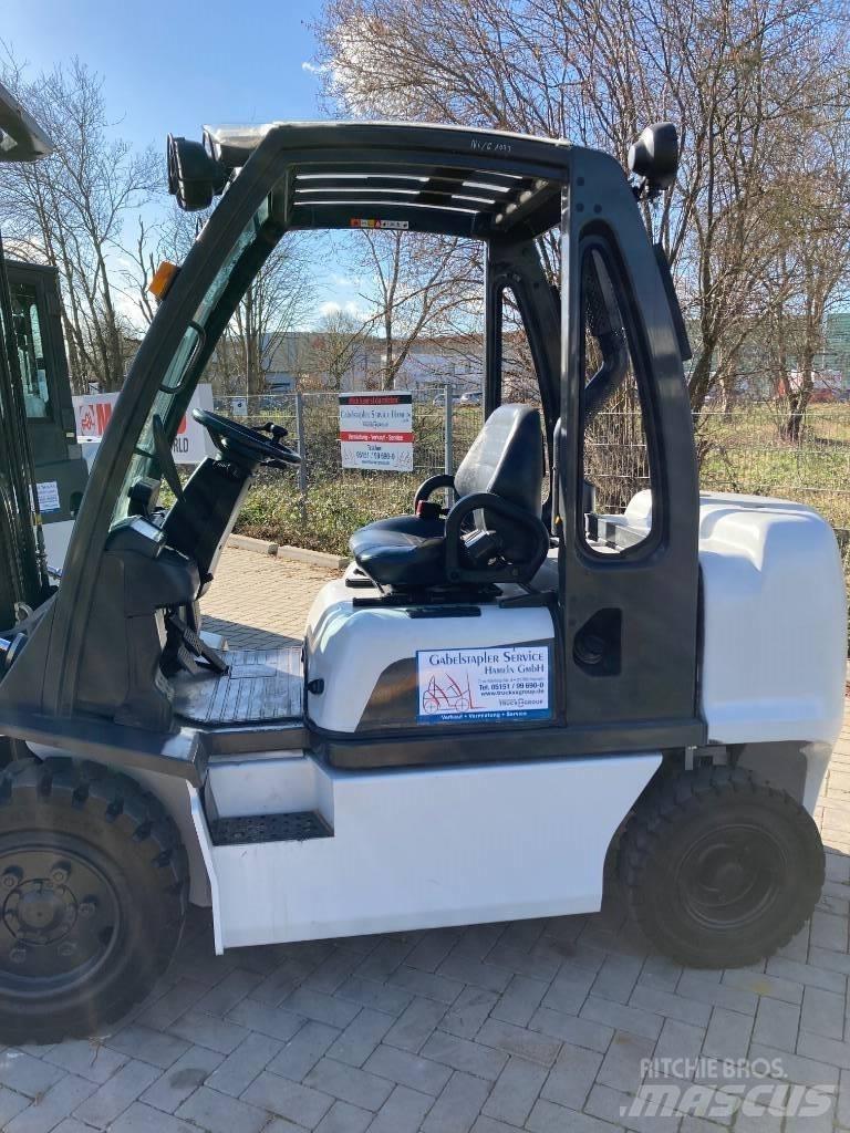 Nissan YG1D2A32Q Dieselmotviktstruckar