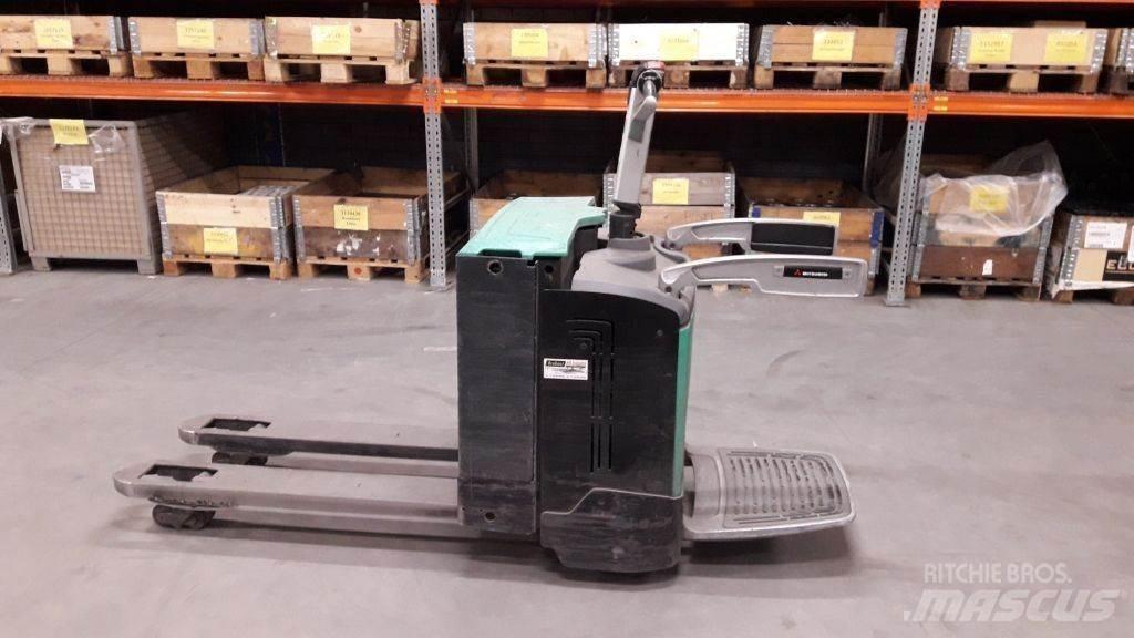 Mitsubishi PBV20N Låglyftare utan plattform