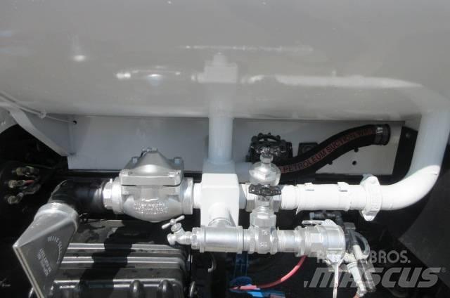 Ford F750 Vattentankbilar