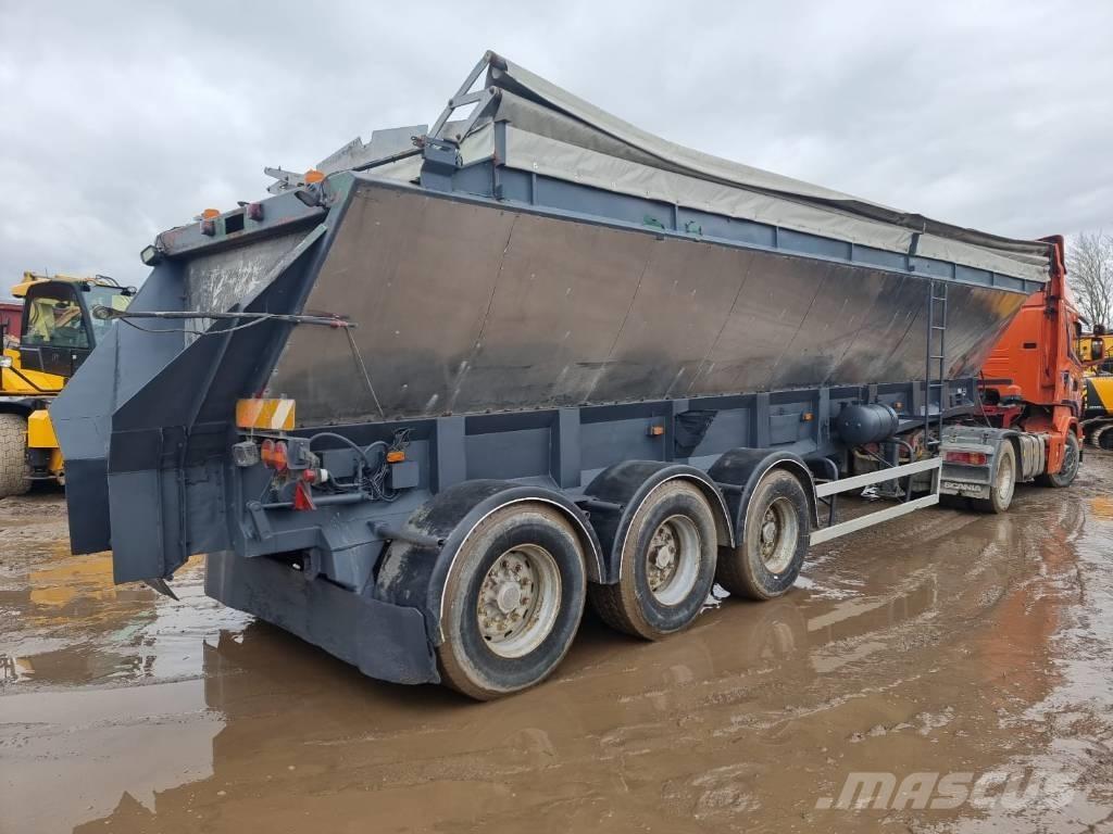 Red River RR-LB827 Skåptrailer