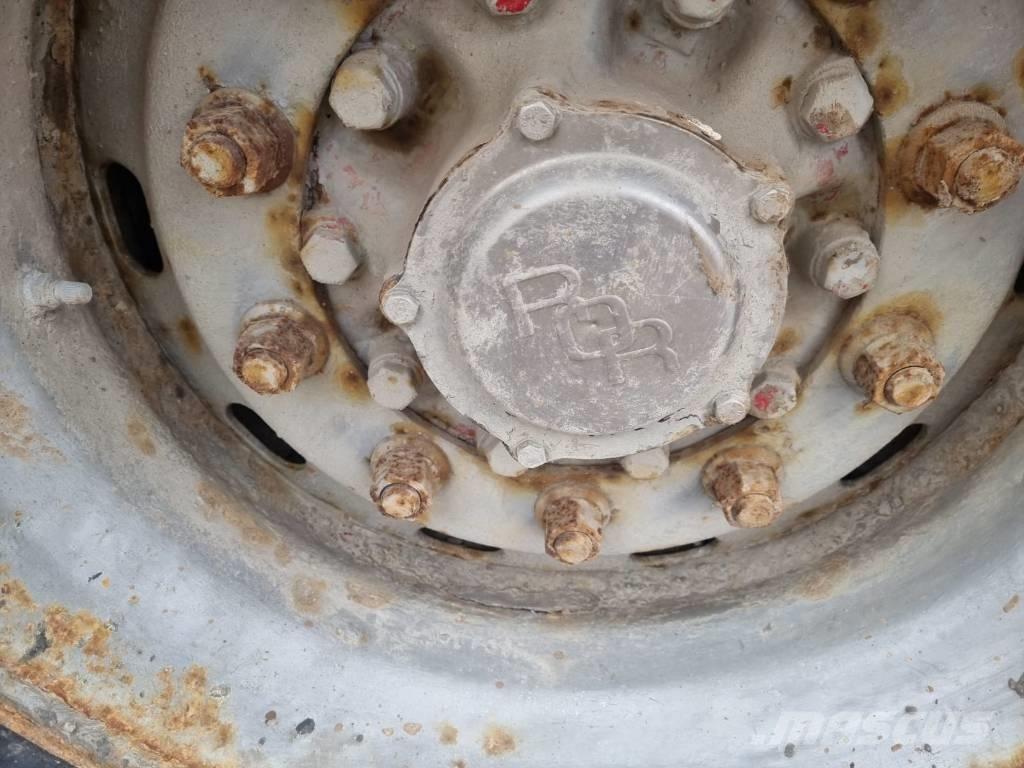 Red River RR-LB827 Skåptrailer