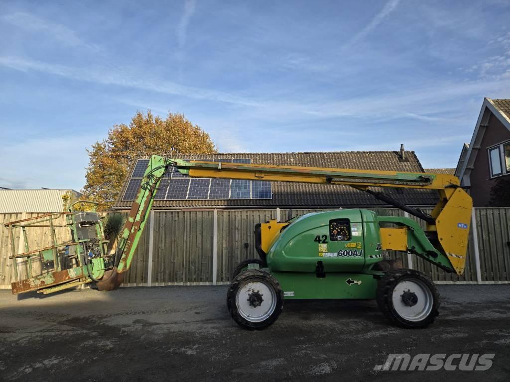 JLG 600 AJ Bomliftar