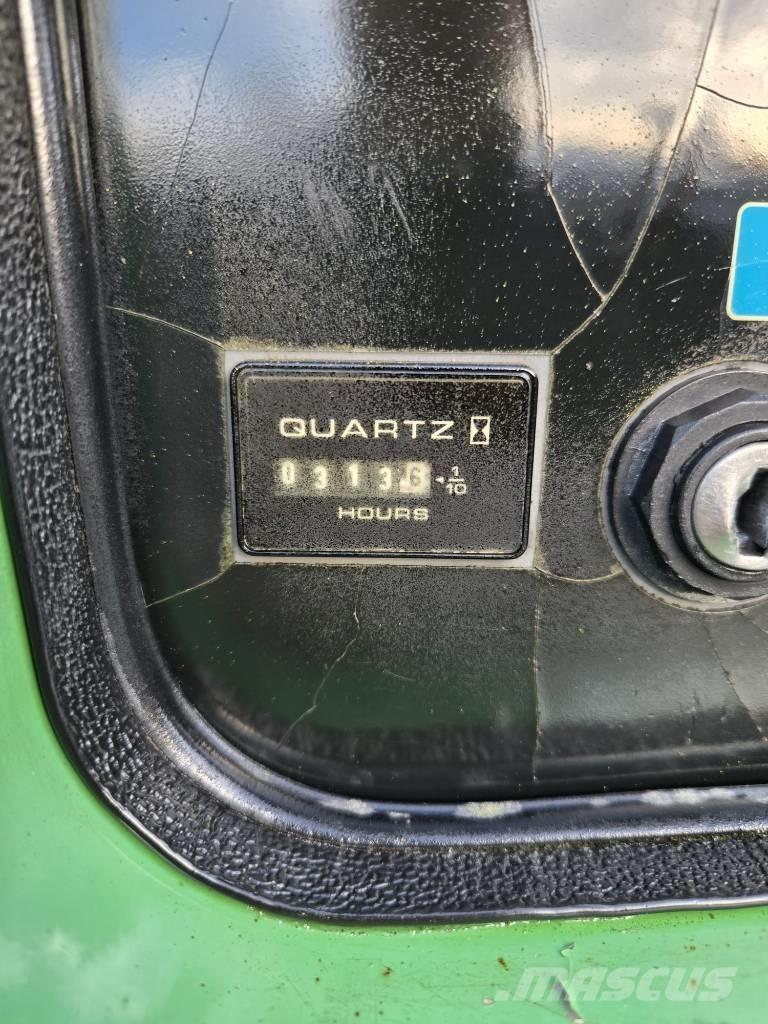 JLG 600 AJ Bomliftar