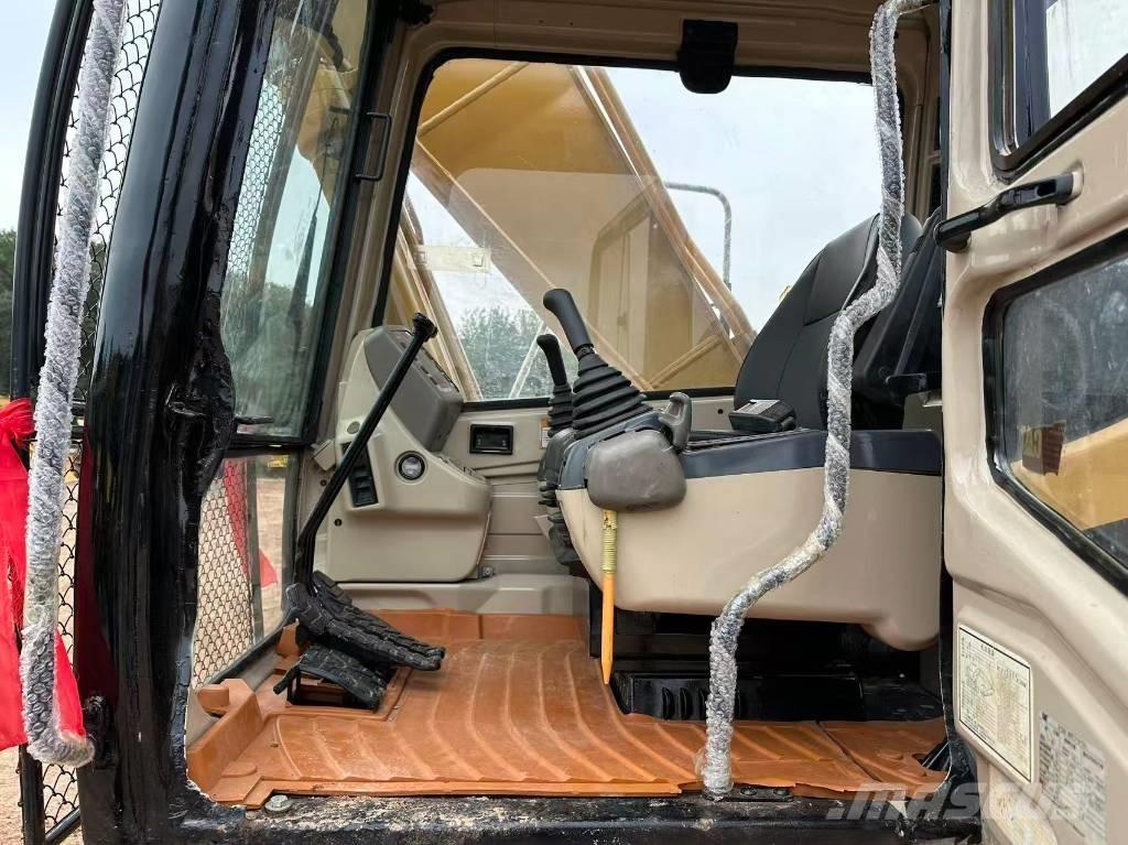 CAT 320 B L Bandgrävare