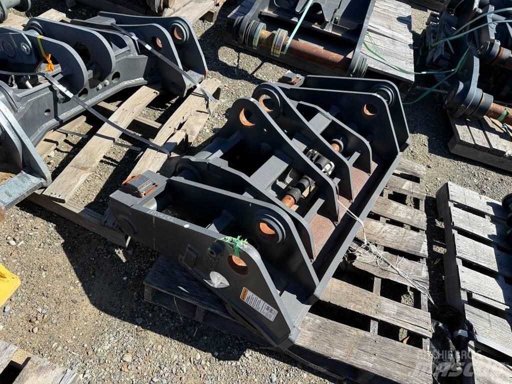 JRB KOMATSU WA320 QC Redskapsfäste/ adaptrar