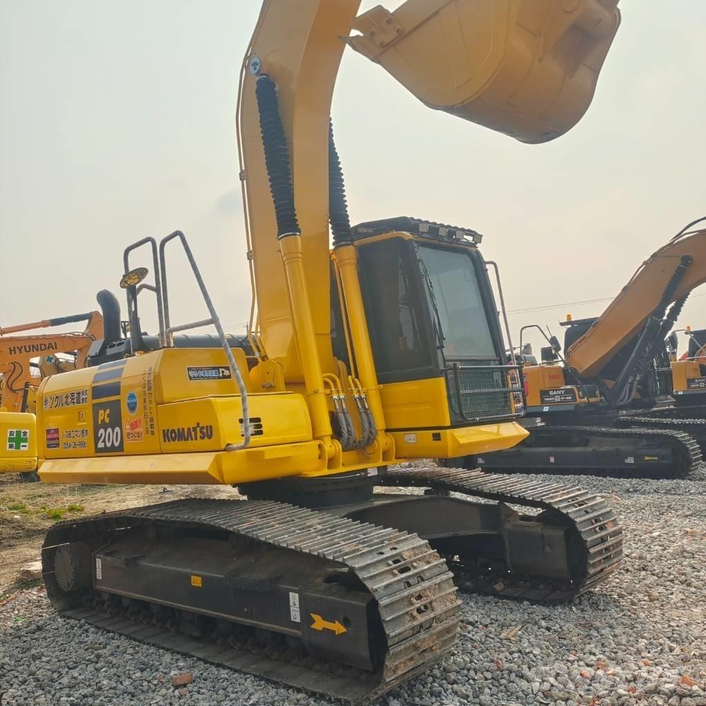 Komatsu PC200-8 Bandgrävare