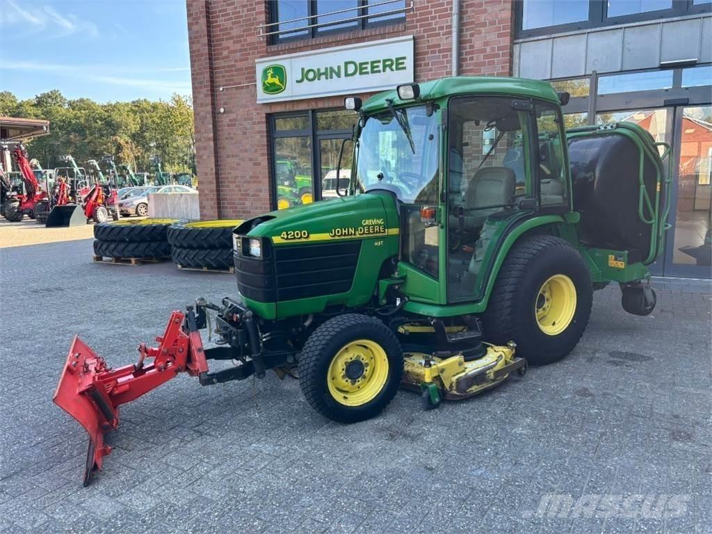 John Deere 4200 Kompakttraktorer