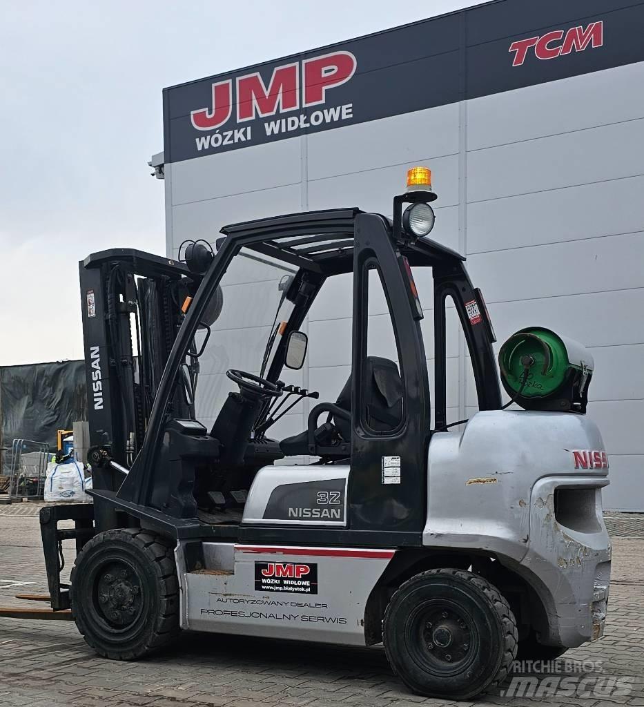 Nissan UG1D2A32LQ Gasolmotviktstruckar