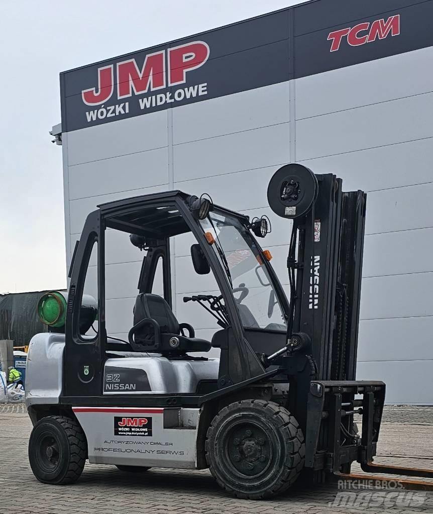 Nissan UG1D2A32LQ Gasolmotviktstruckar