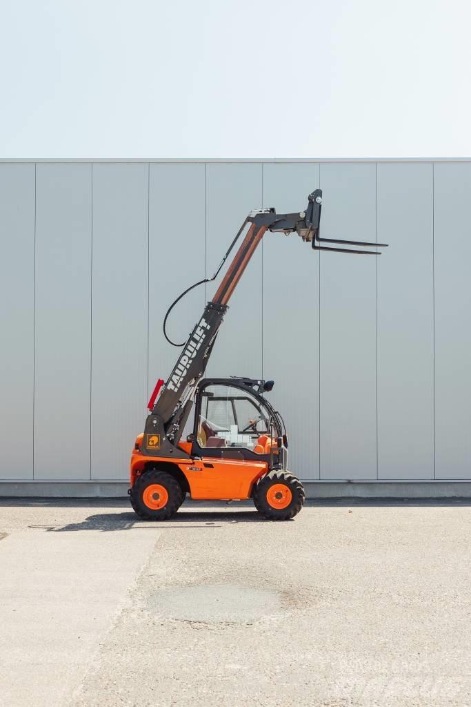 Ausa T 144 H Teleskoplastare