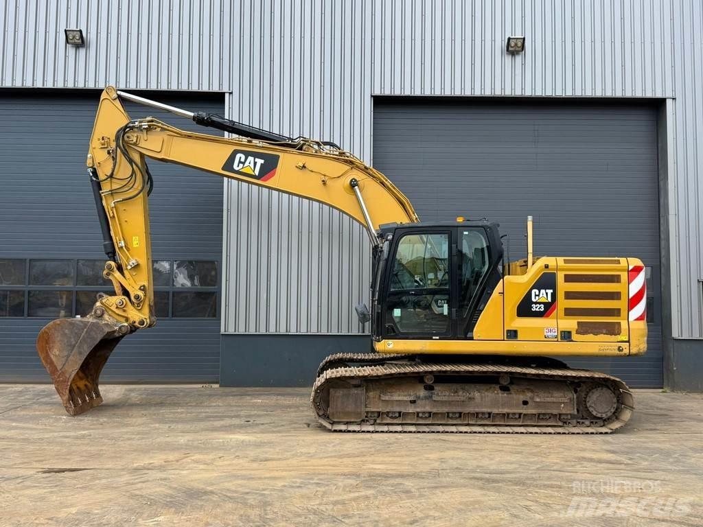 CAT 323 Bandgrävare