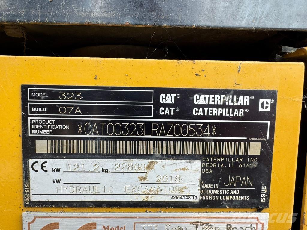 CAT 323 Bandgrävare