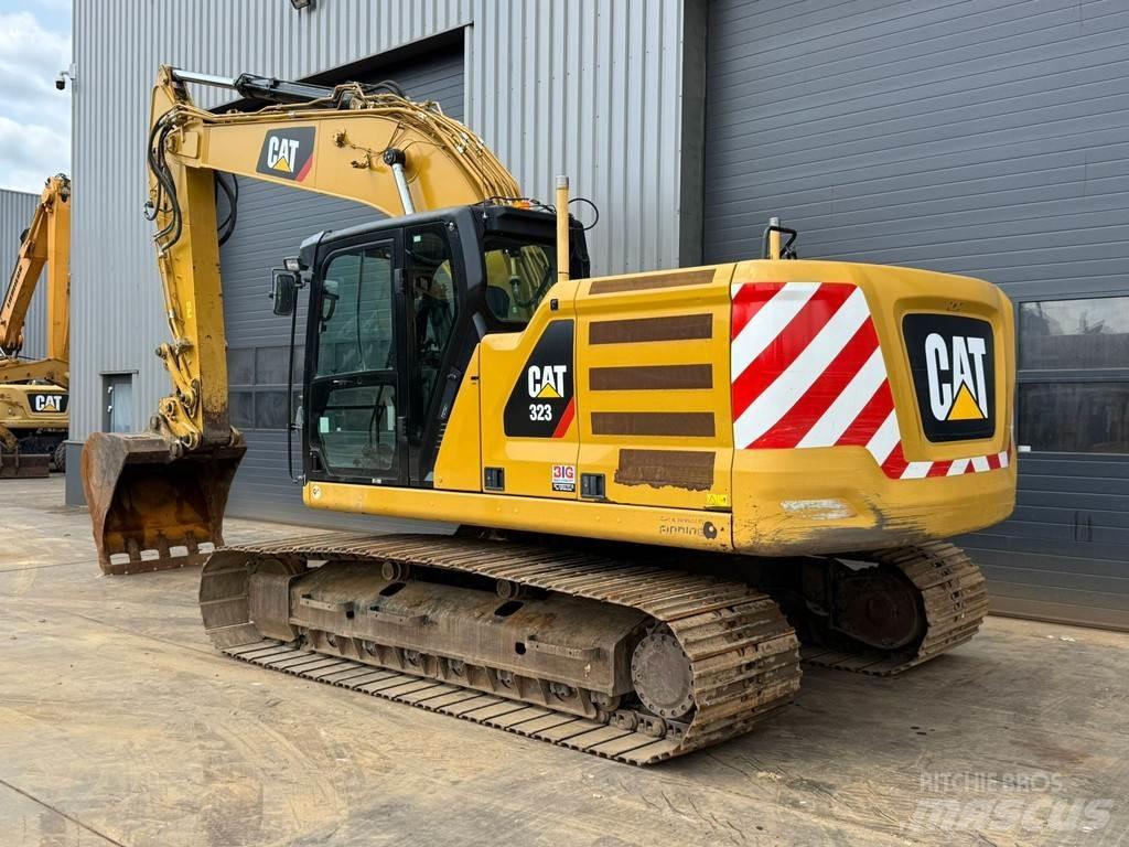 CAT 323 07A Bandgrävare