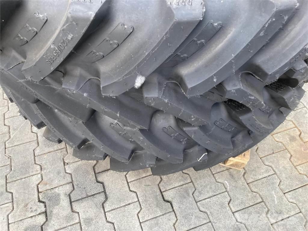 BKT 420/85R38 Däck, hjul och fälgar