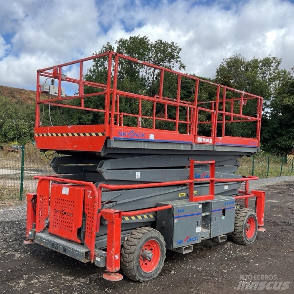 SkyJack SJ 9250 RT Saxliftar