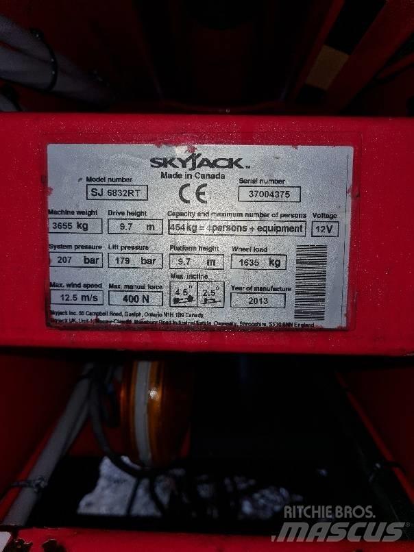 SkyJack SJ 6832 Saxliftar