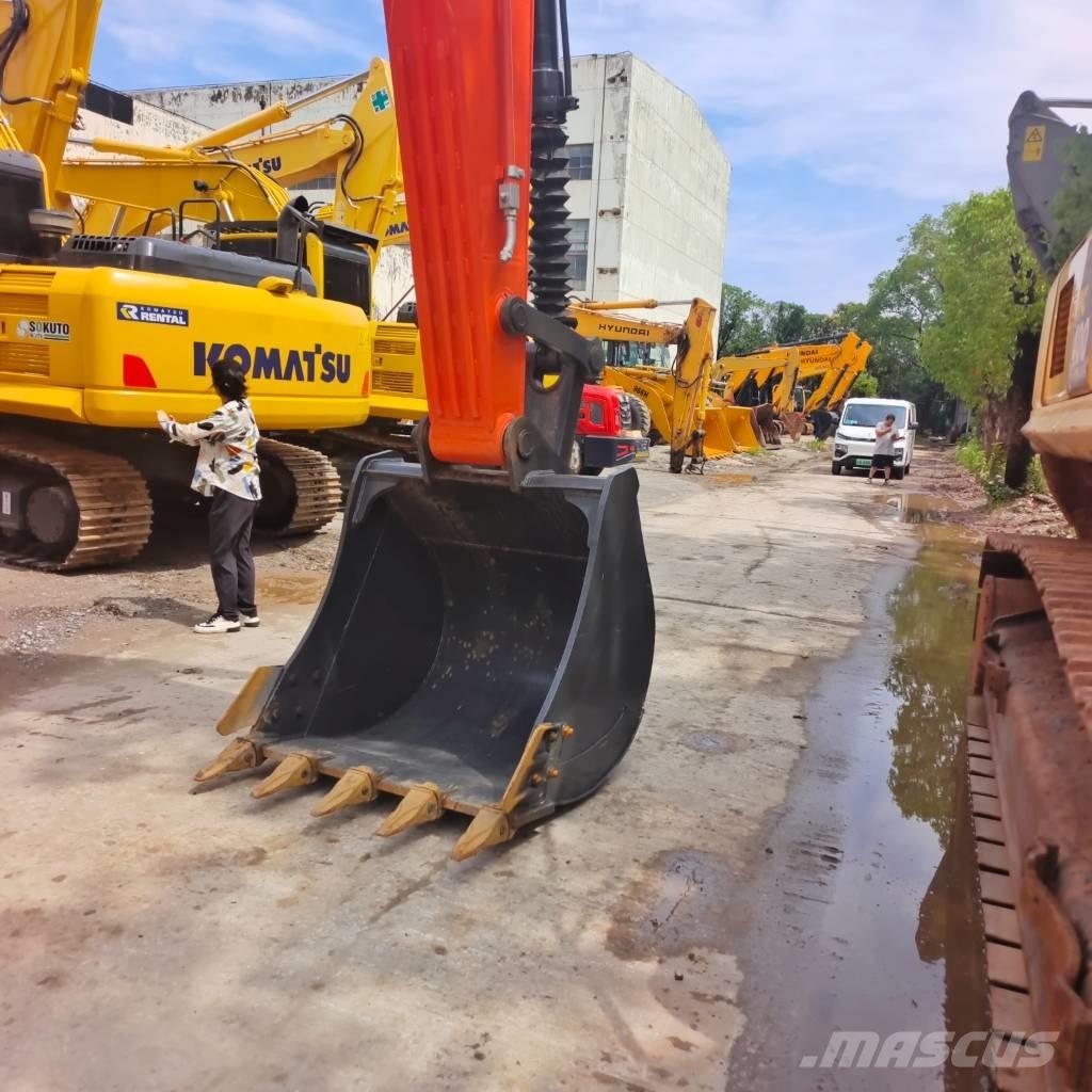 Doosan DX 225 LC Bandgrävare