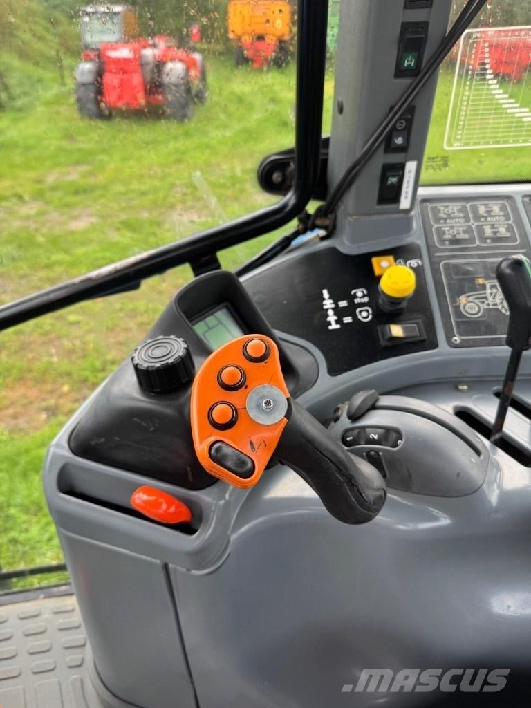 New Holland TM 175 Traktorer