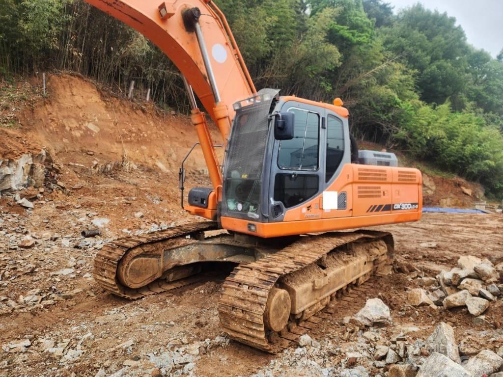 Doosan DX 300 LC-5 Bandgrävare