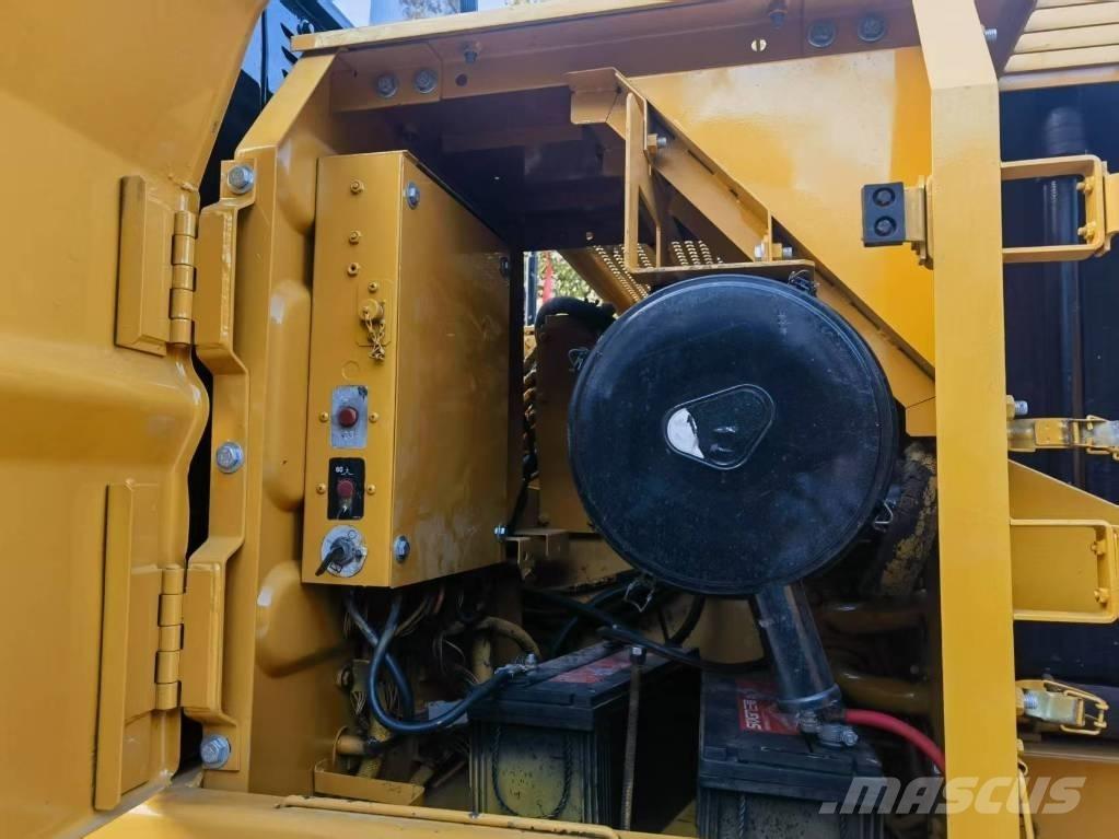 CAT 325 B L Bandgrävare