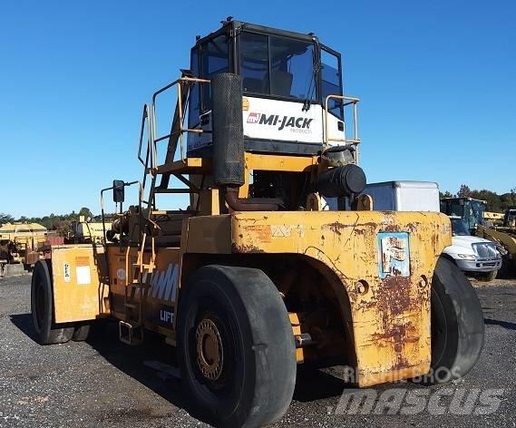 Fantuzzi MJ450H4 Teleskopbomtruckar (Sträckstaplare)