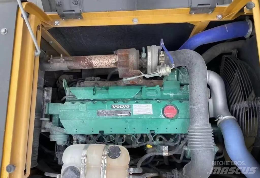 Volvo 210 Bandgrävare