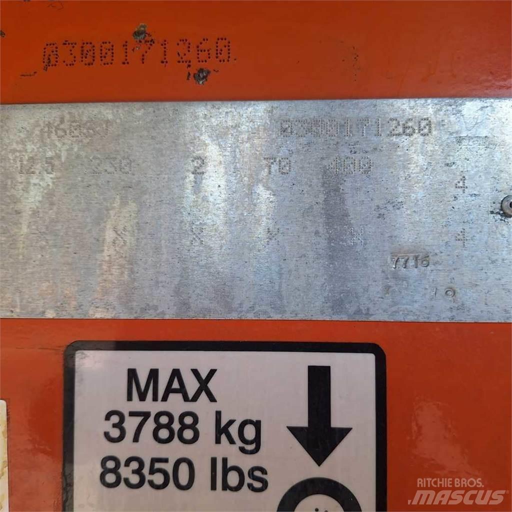JLG 460SJ Teleskop bomliftar