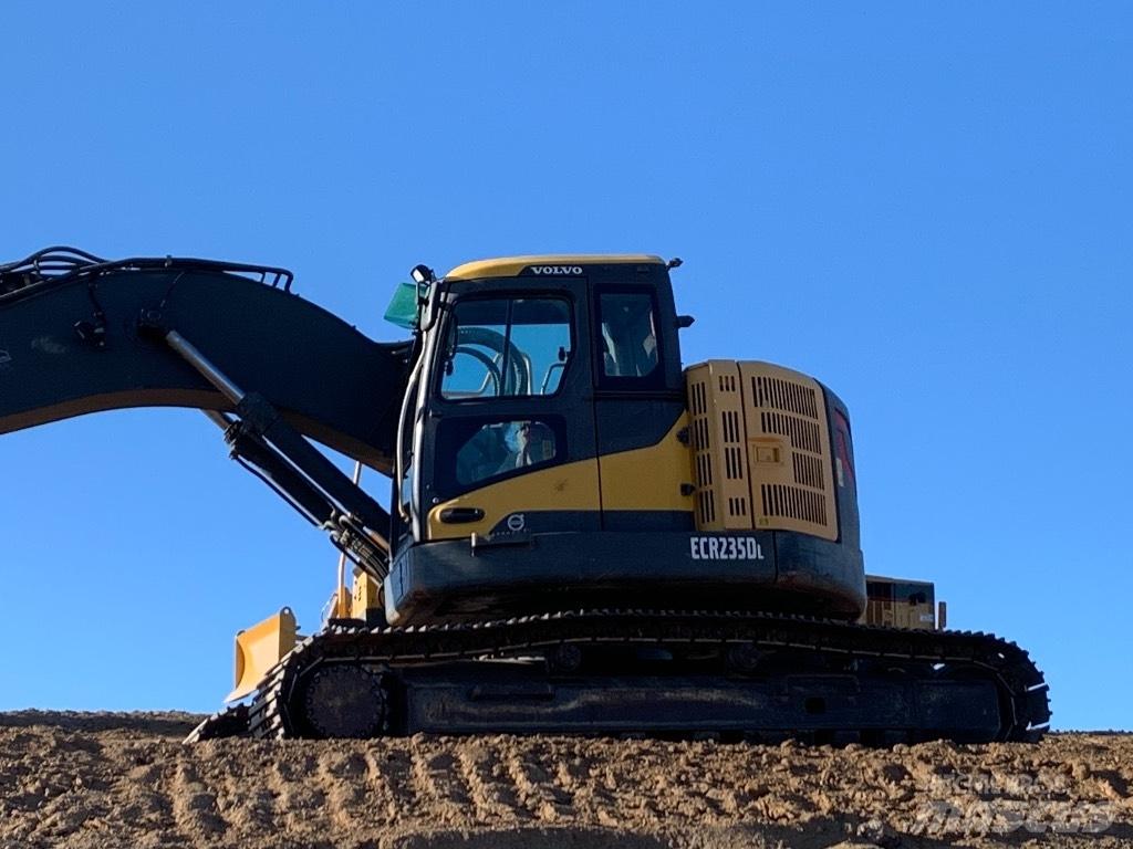 Komatsu 138 us -8 Bandgrävare