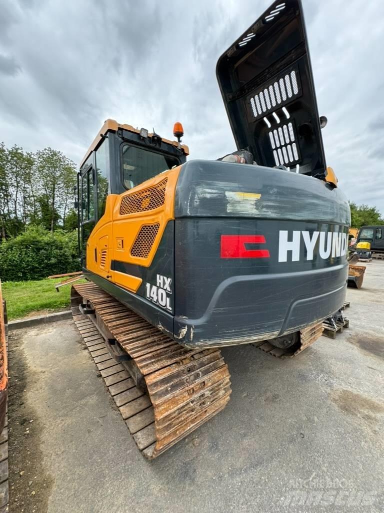 Hyundai HX 140L Bandgrävare