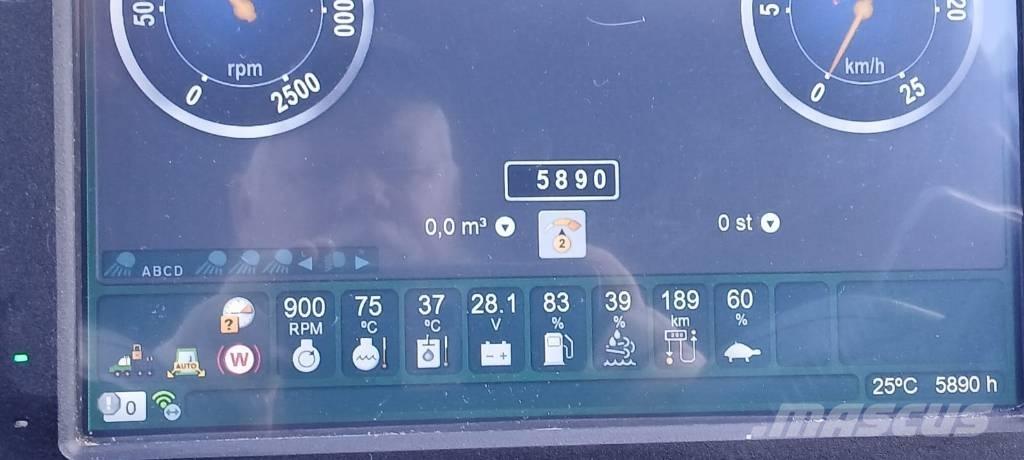 John Deere 1110 G Skotare