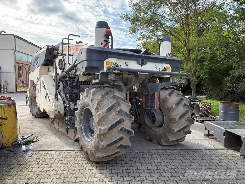 Wirtgen WR 240i Återvinningsmaskiner för asfalt