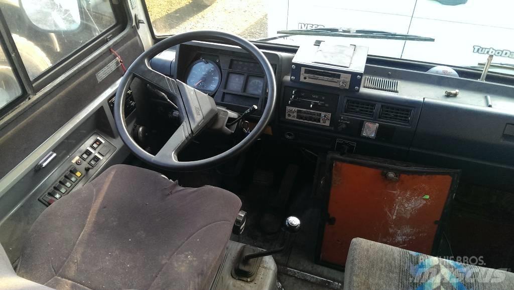 Hino RB145 Skolbussar