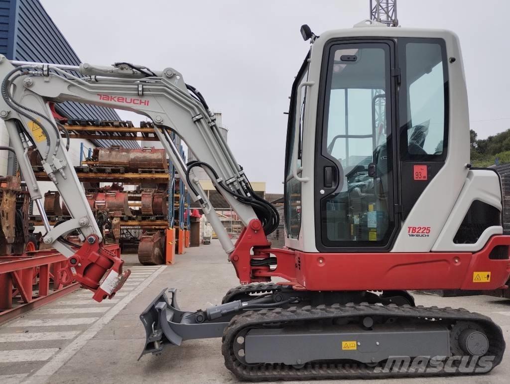 Takeuchi TB 225 Minigrävare < 7t