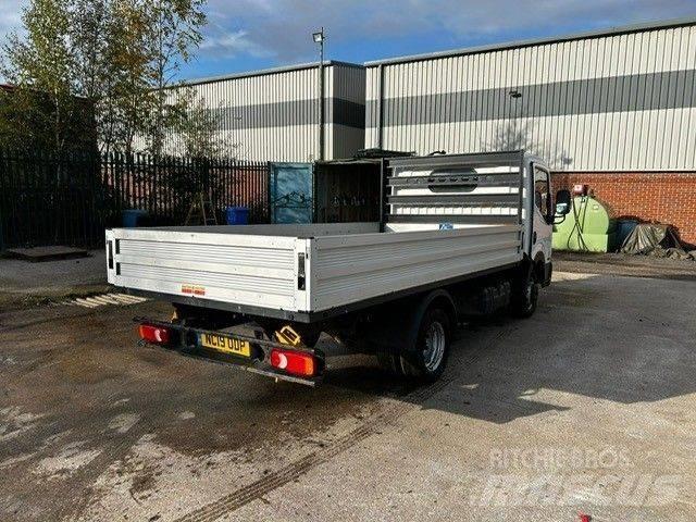 Nissan NT400 Cabstar Flakbilar/Pickuper
