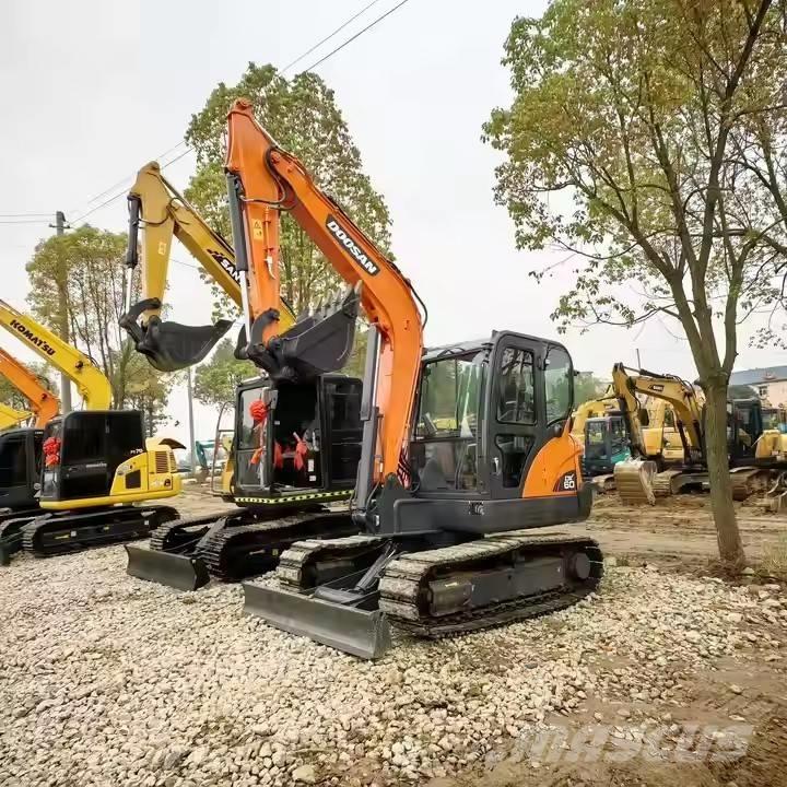 Doosan DX 60 Bandgrävare