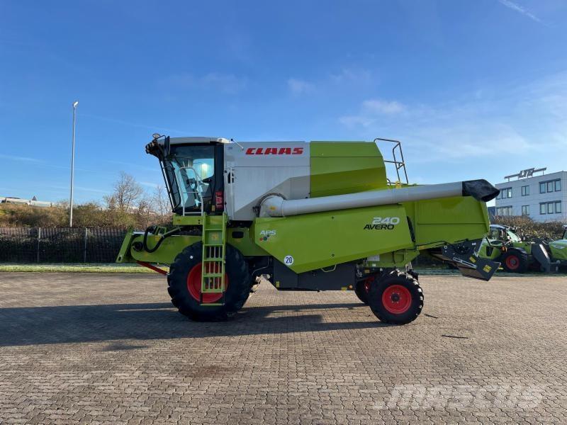CLAAS AVERO 240 Skördetröskor