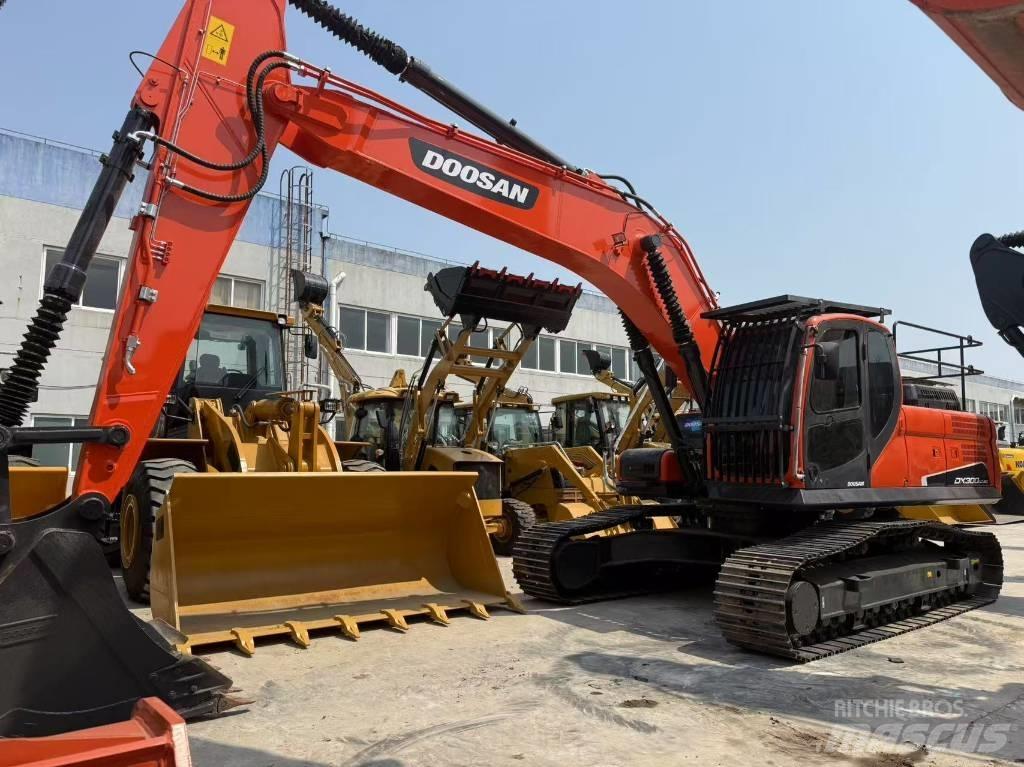 Doosan DX 300 LC Bandgrävare