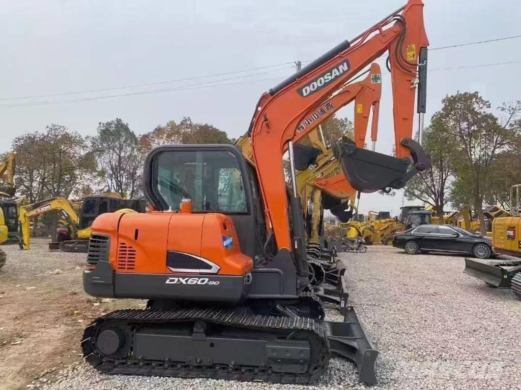 Doosan DX 60 Bandgrävare