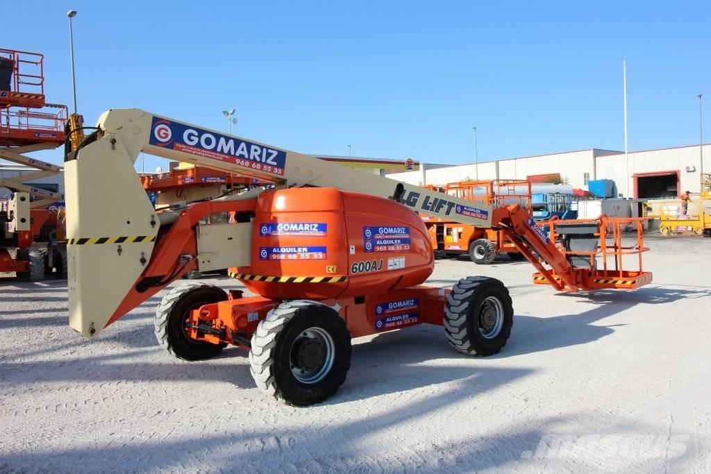JLG 600 AJ Bomliftar