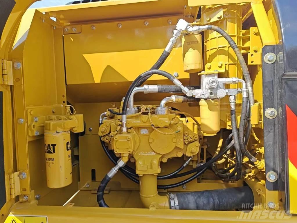 CAT 320 D2 Bandgrävare