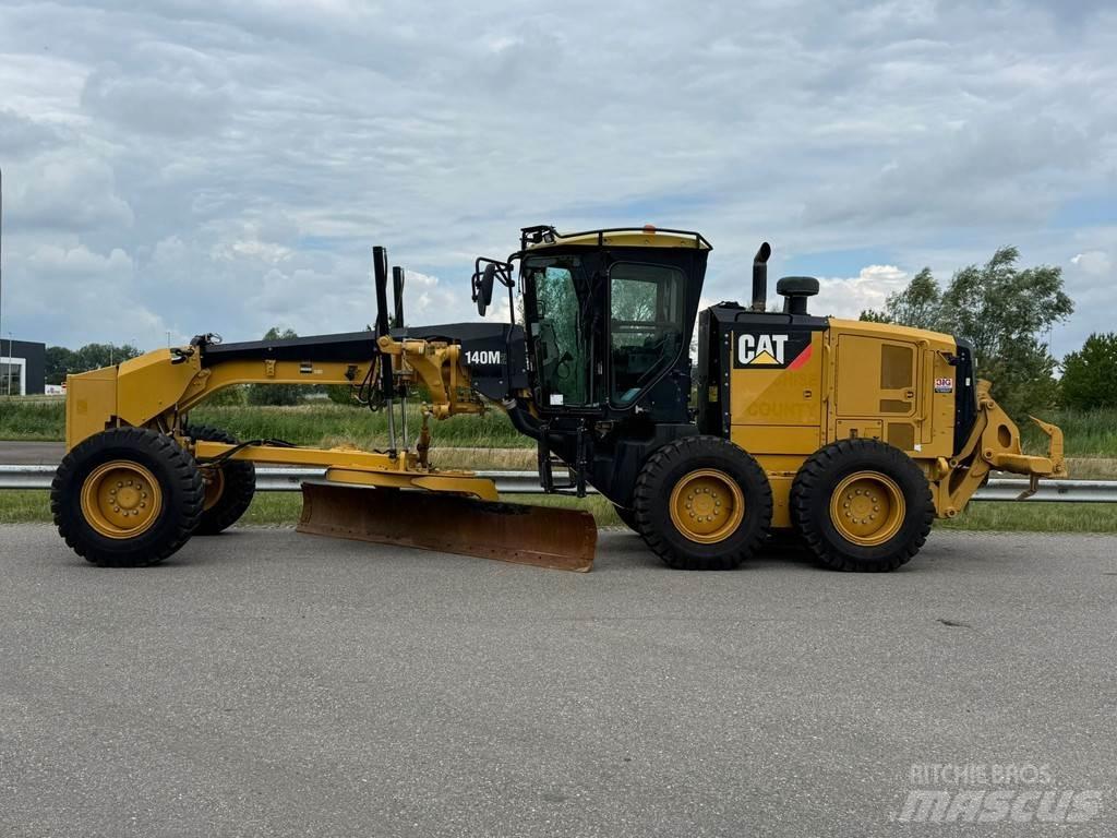 CAT 140M2 Väghyvlar