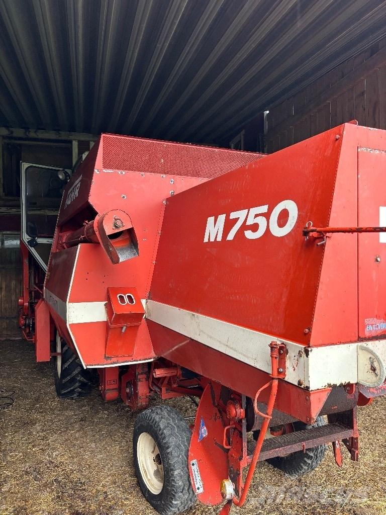 Deutz M750 Skördetröskor