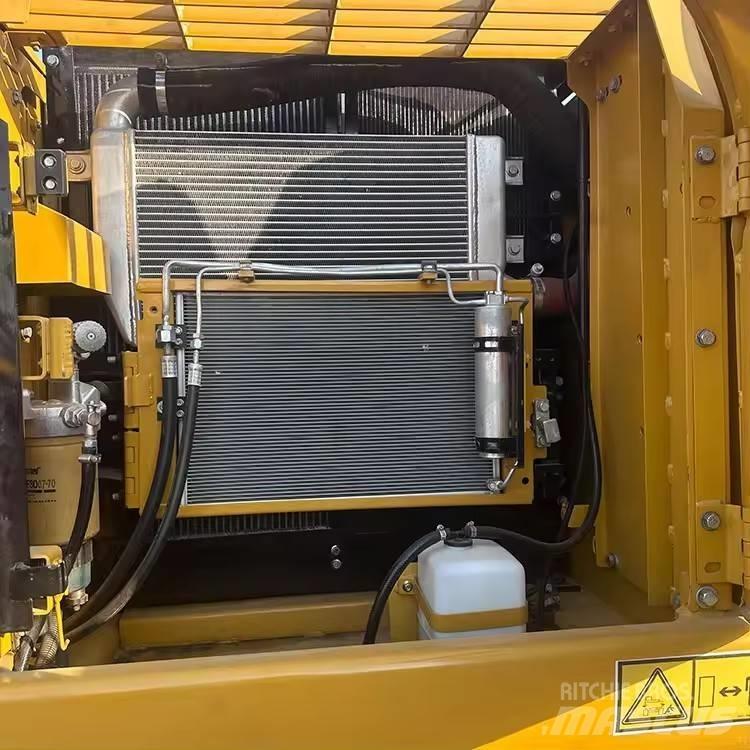 CAT 320 D2L Bandgrävare