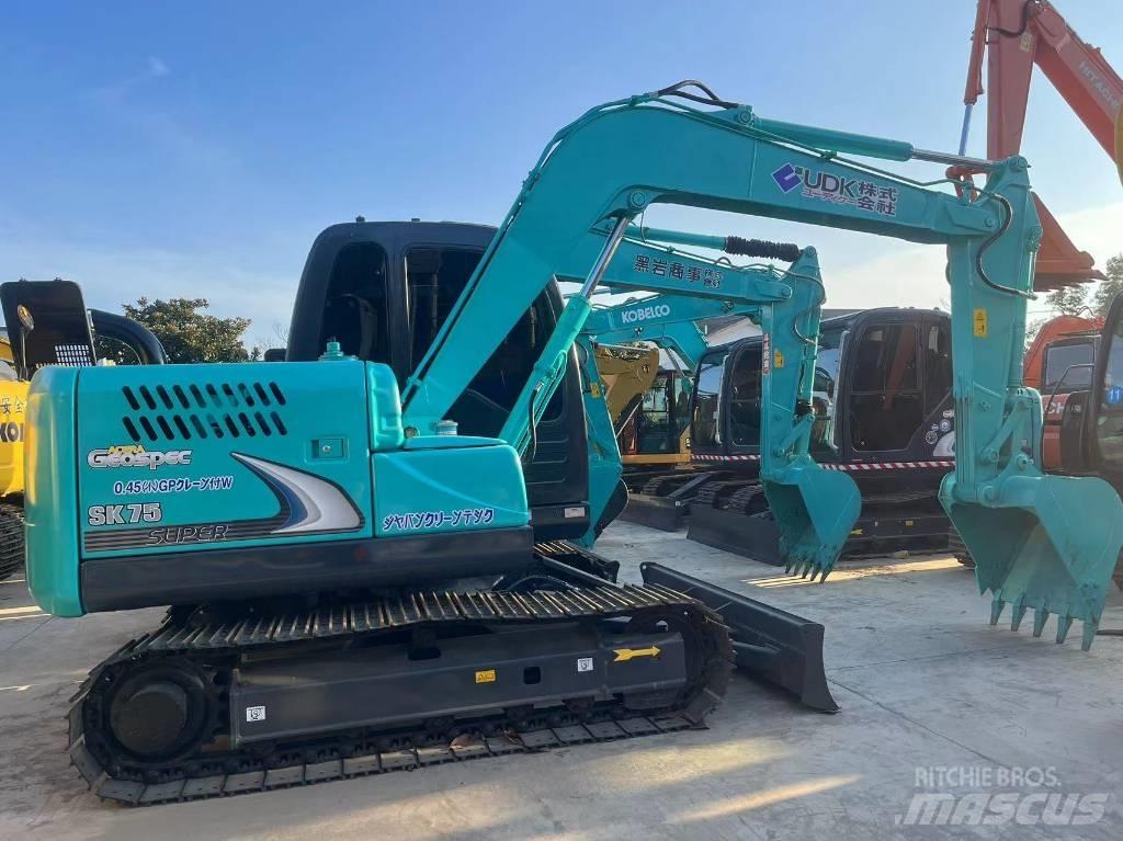 Kobelco SK75-8 Bandgrävare