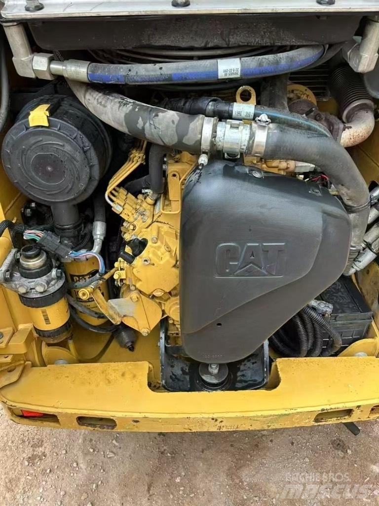 CAT 226 B 3 Kompaktlastare