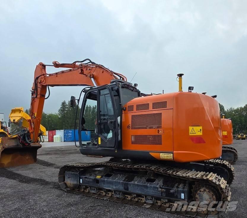 Hitachi ZX225USRLC-6 Bandgrävare