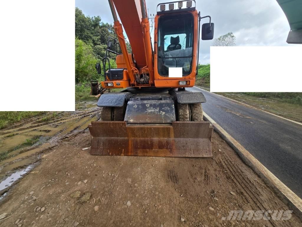 Doosan DX 210 W Hjulgrävare
